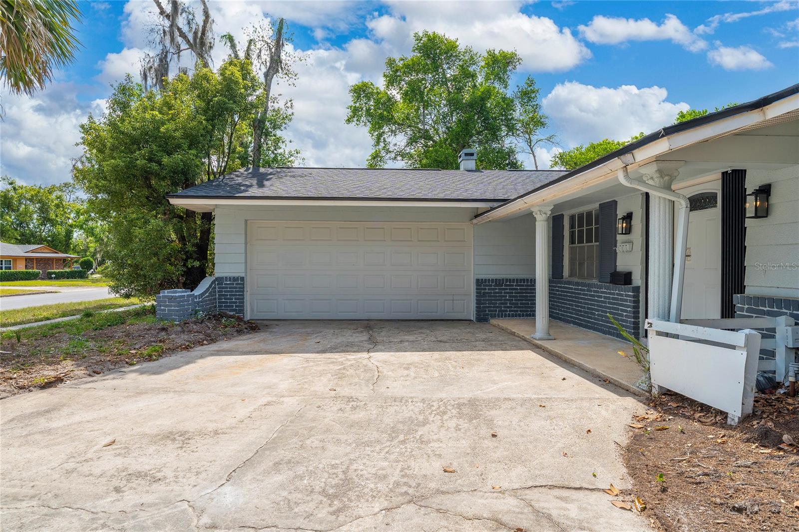 2817 ARROW LANE