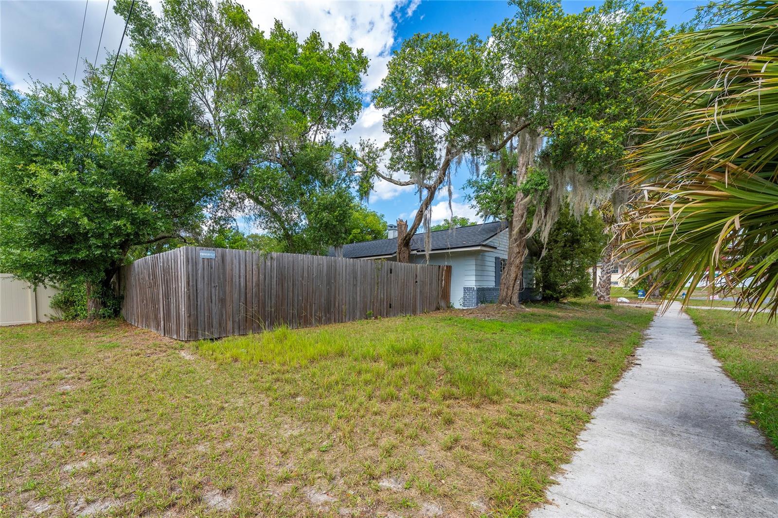 2817 ARROW LANE