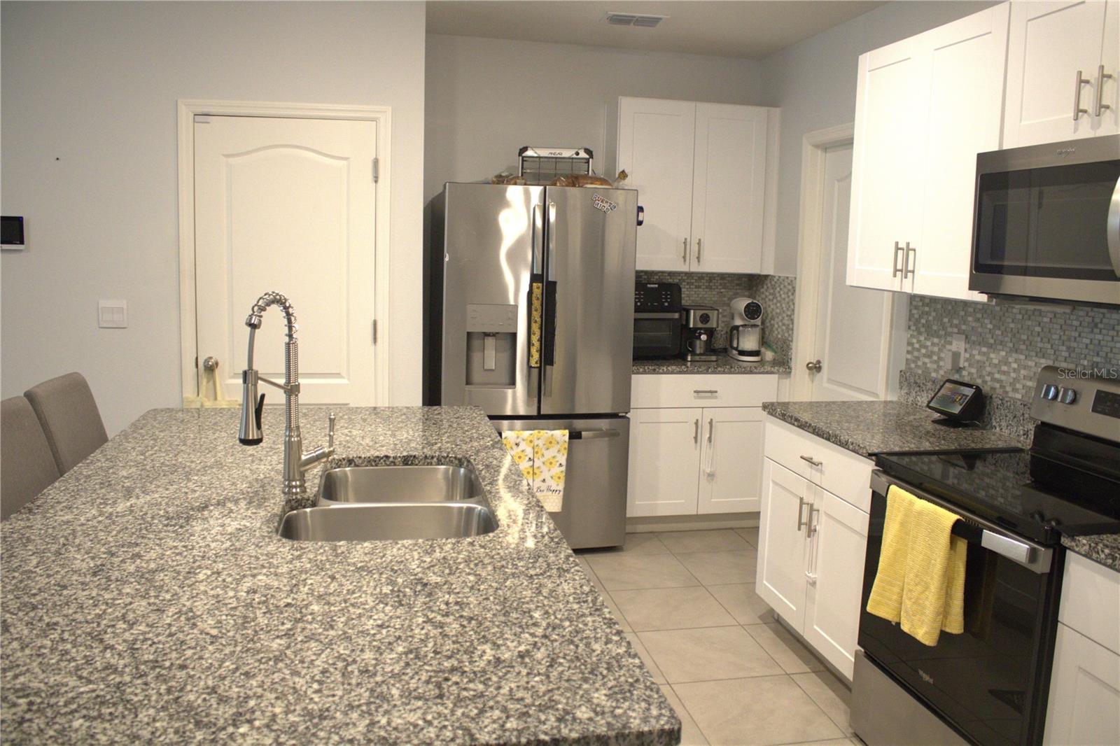 VICTORIA OAKS PH B - Residential