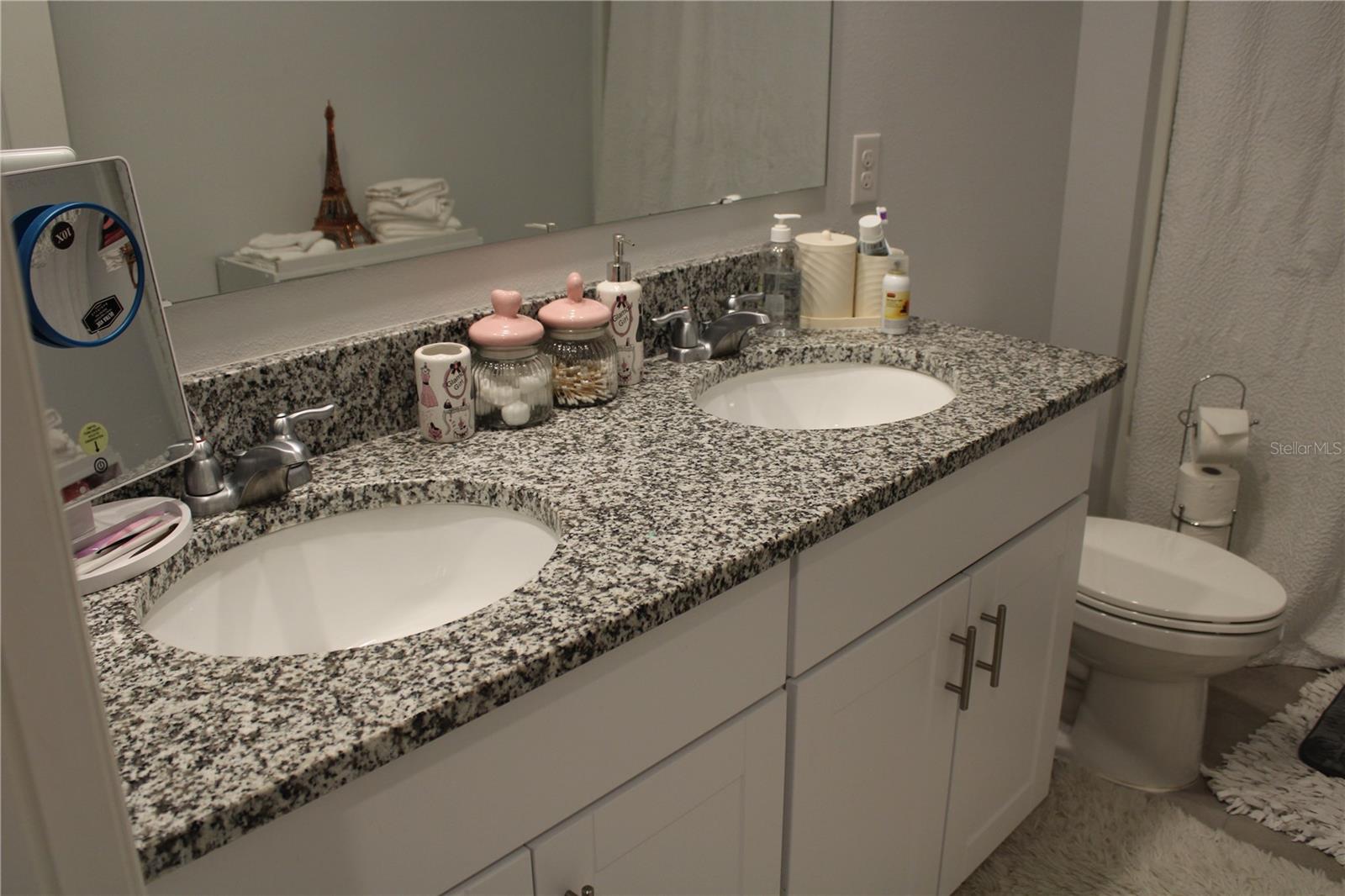 VICTORIA OAKS PH B - Residential