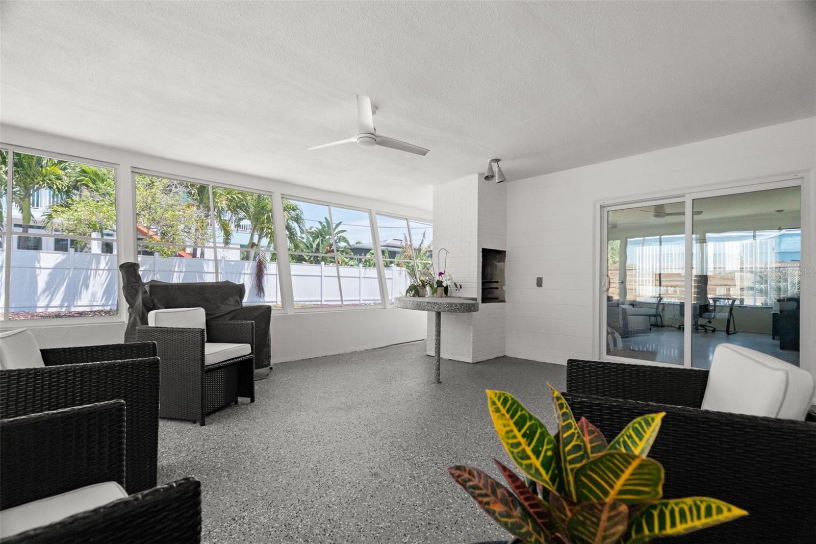 TROPICAL SHORES 3RD ADD - Residential