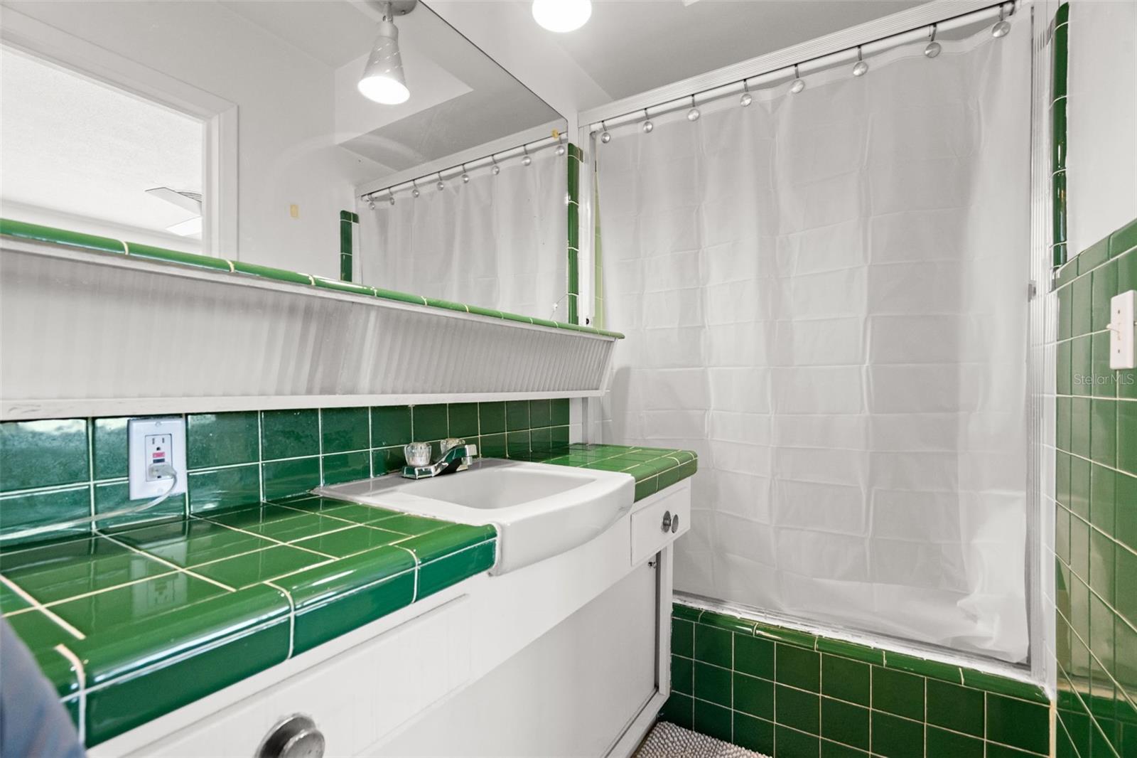TROPICAL SHORES 3RD ADD - Residential