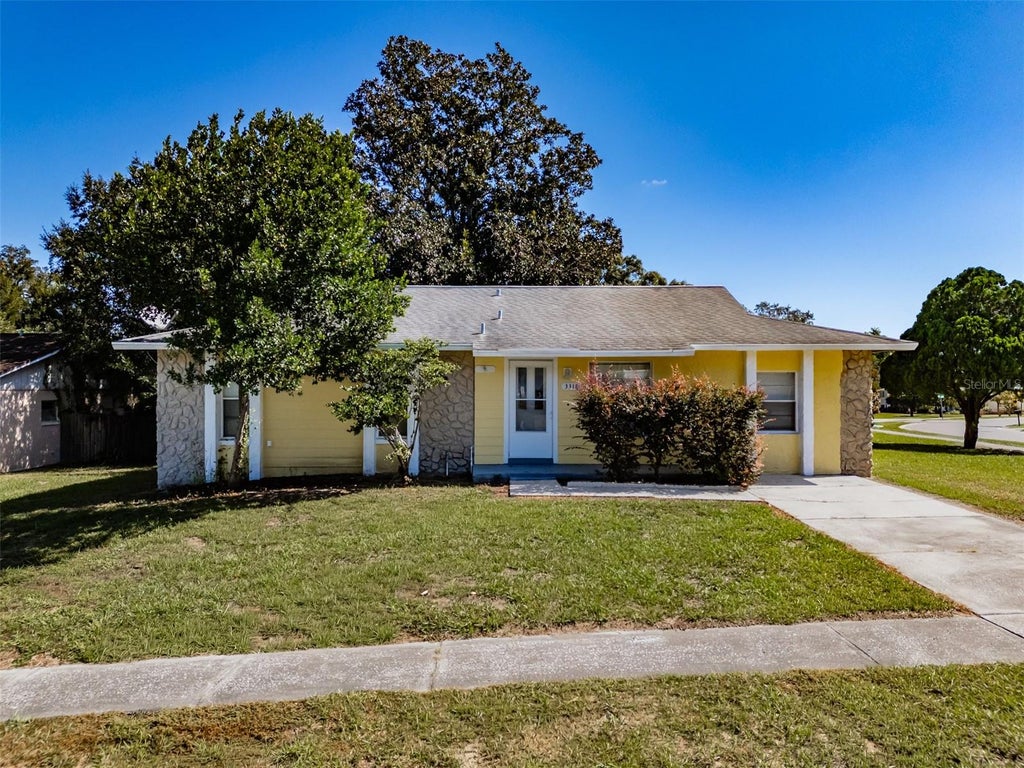 Photo of 3318 King William Circle, Seffner, FL 33584 (MLS # TB8561581)