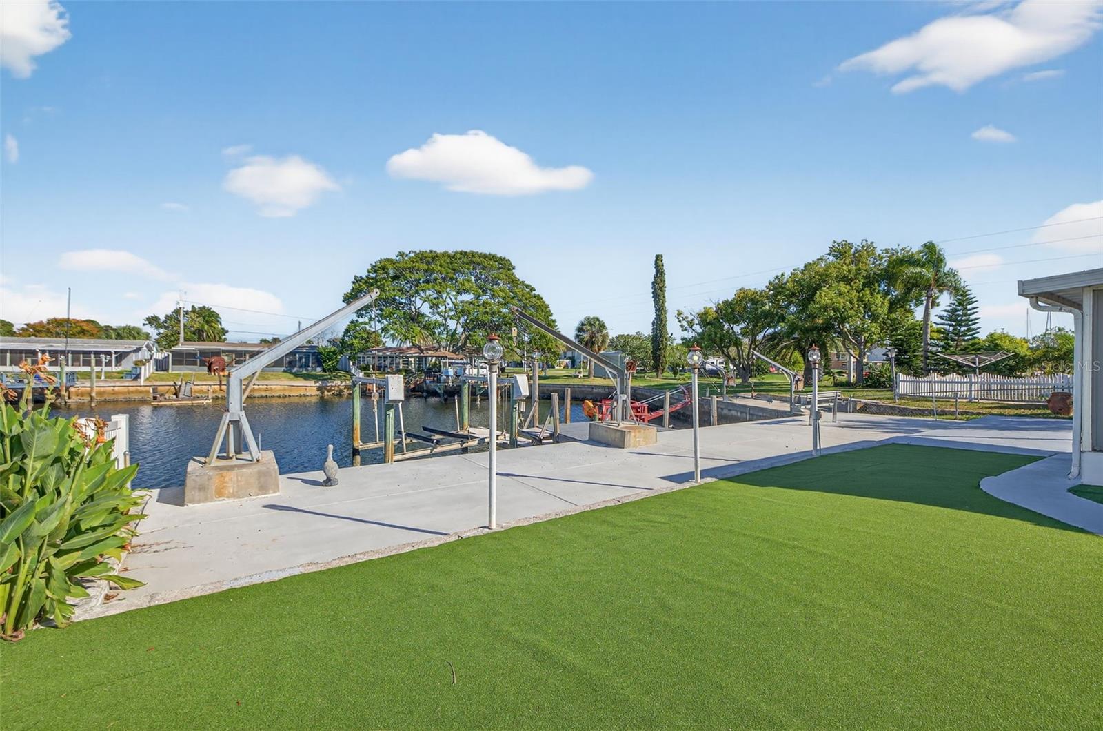 LEISURE BEACH - Residential Lease