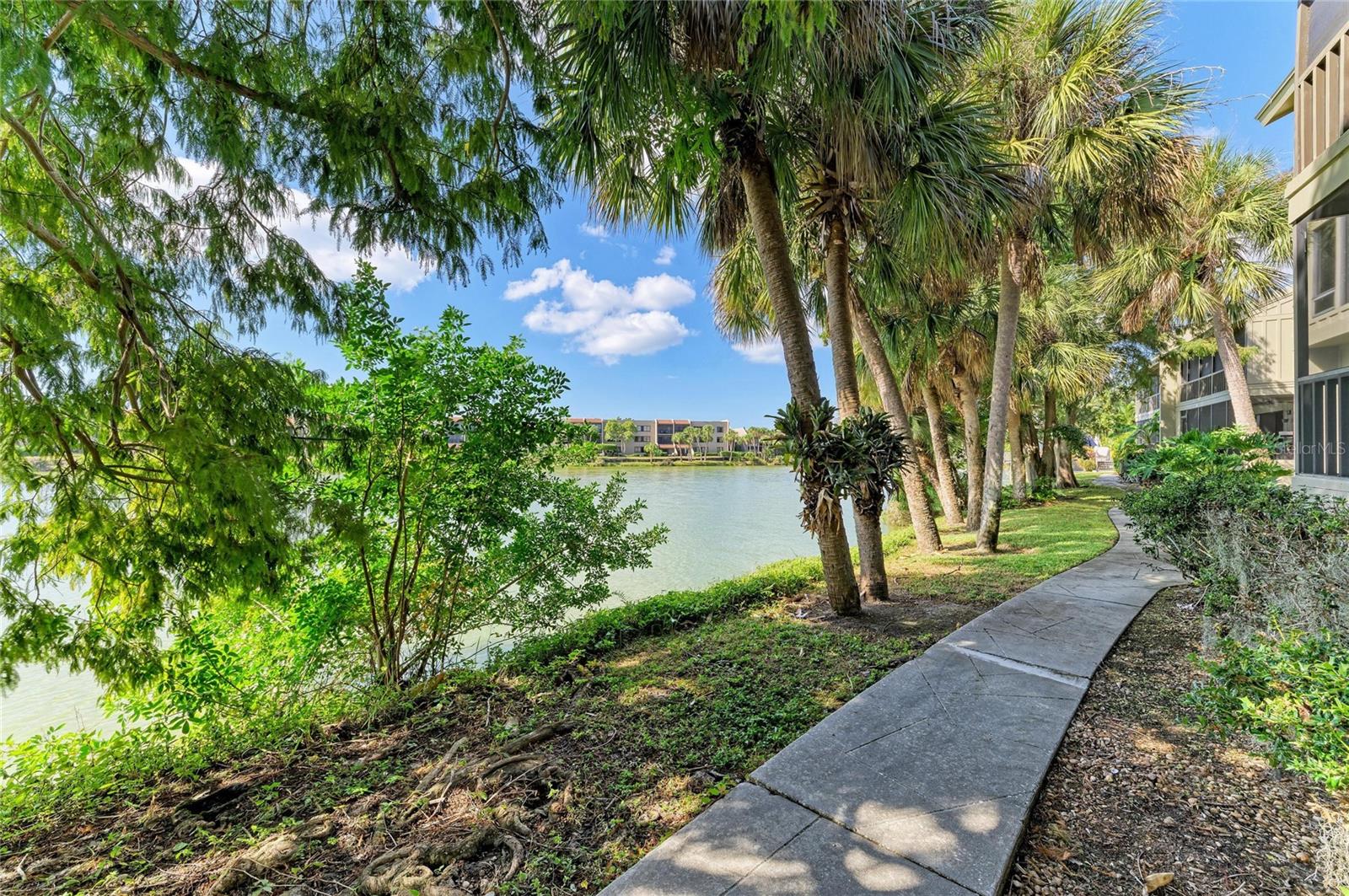 LAKE ARROWHEAD - Residential