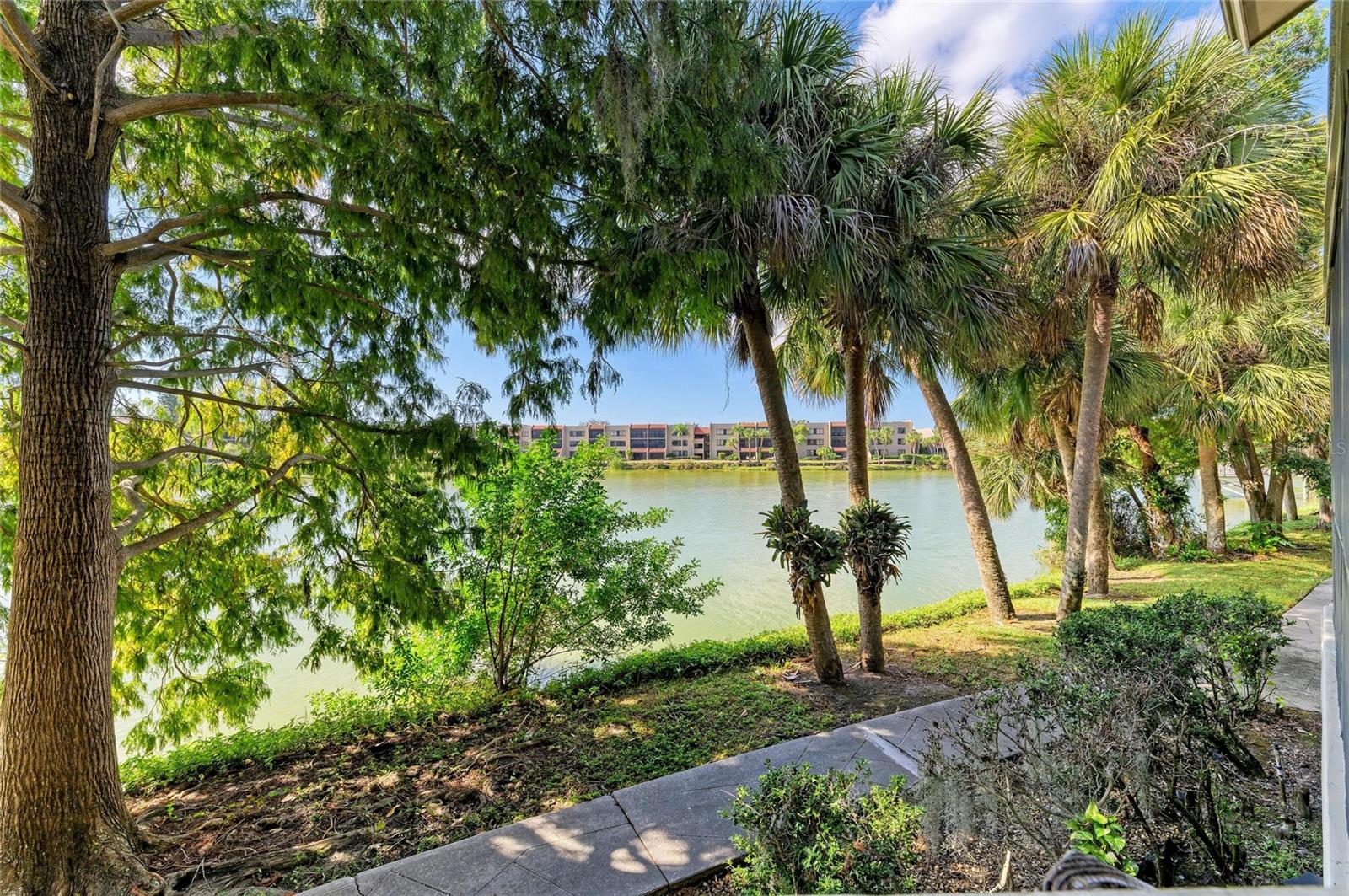 LAKE ARROWHEAD - Residential