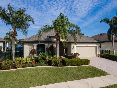 A home in PALMETTO