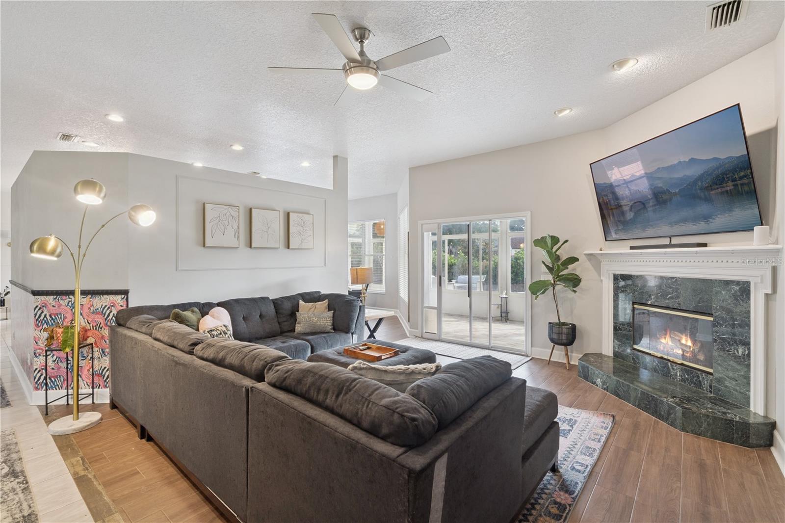 HUNTLEIGH WOODS - Residential
