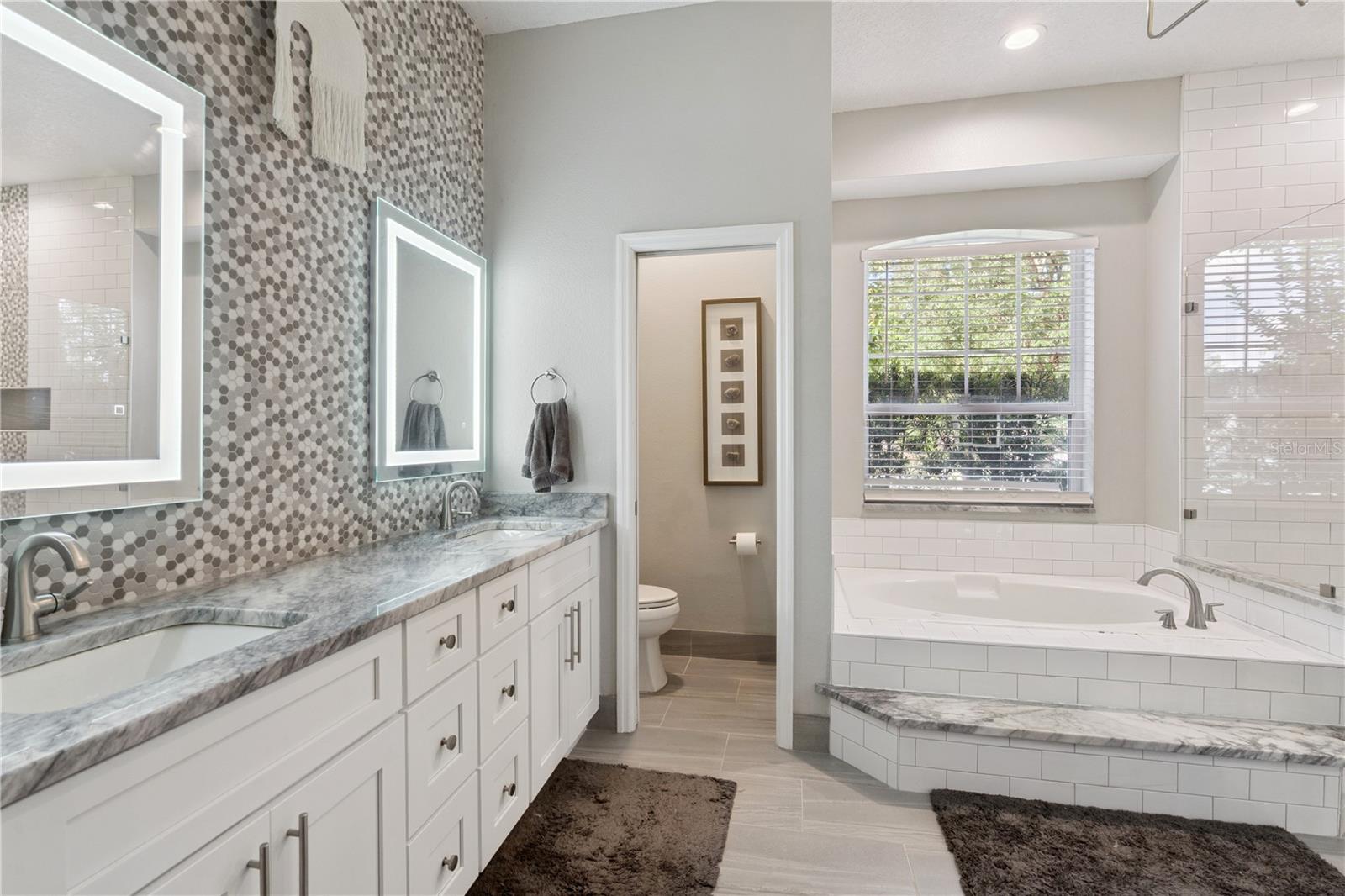 HUNTLEIGH WOODS - Residential
