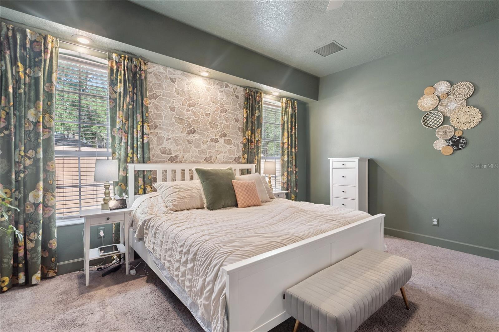 HUNTLEIGH WOODS - Residential
