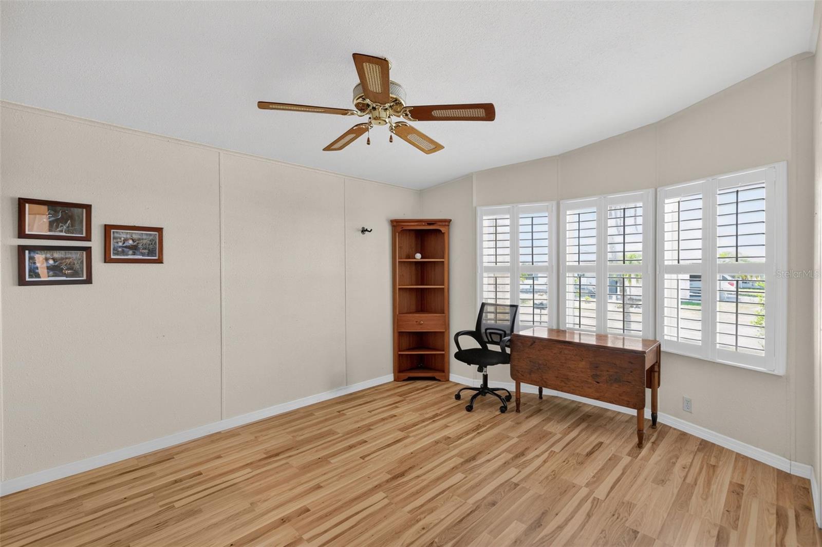 LA CASA MHP CO-OP - Residential