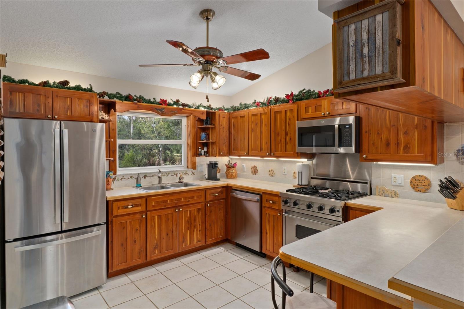 HOMOSASSA RETREATS UNIT 3 - Residential