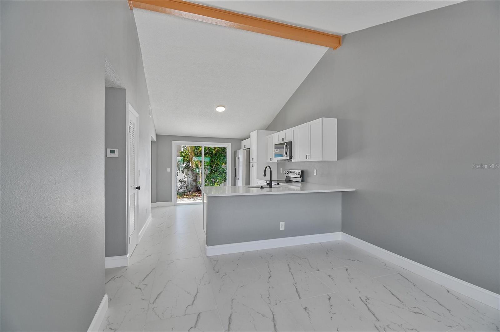 8801 THOUSAND OAKS COURT
