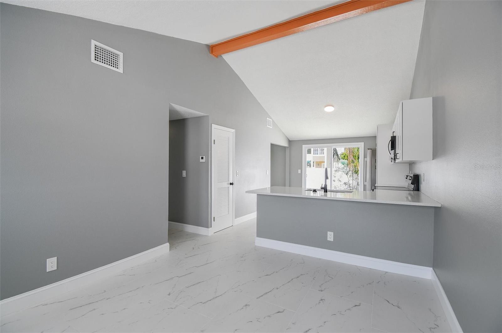 8801 THOUSAND OAKS COURT