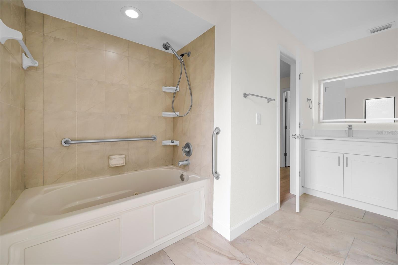 GOLDEN ACRES - Residential