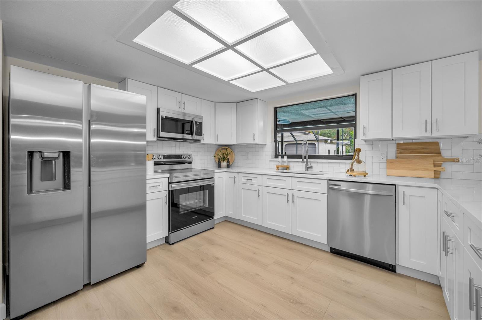 GOLDEN ACRES - Residential