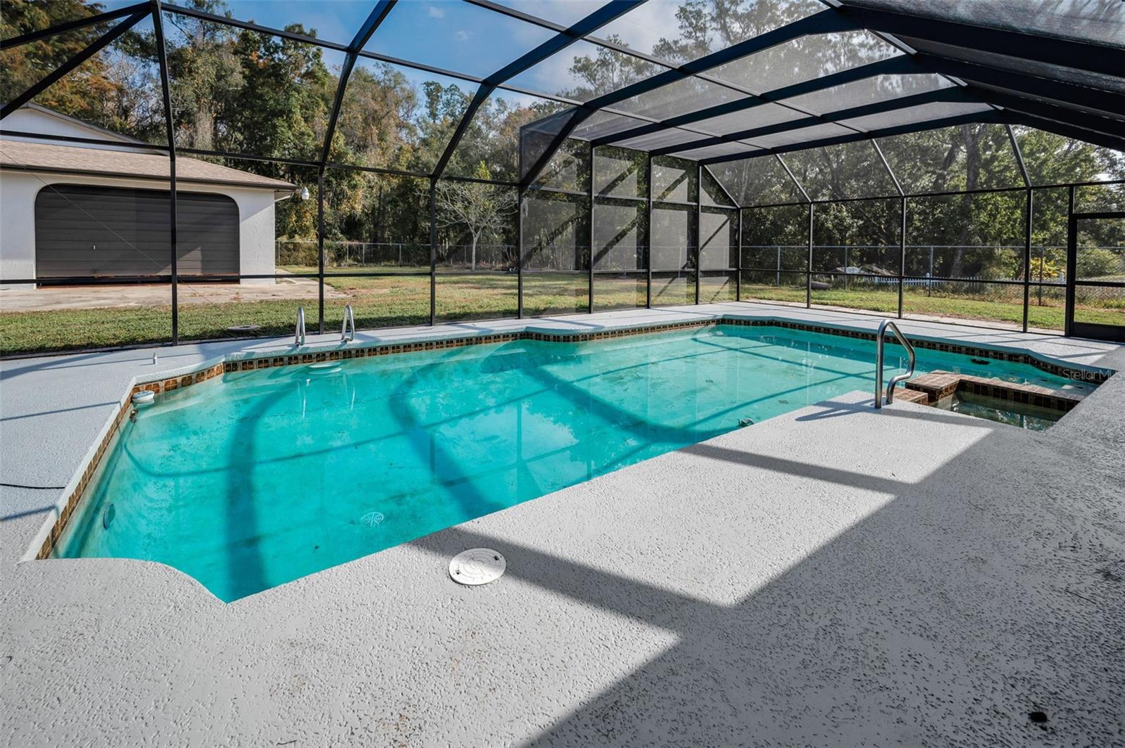 GOLDEN ACRES - Residential