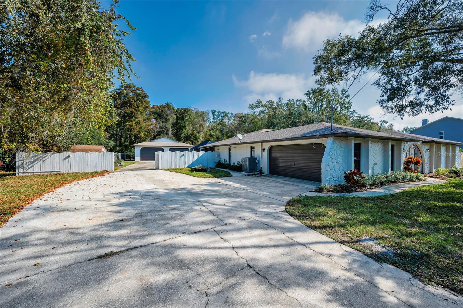 GOLDEN ACRES - Residential