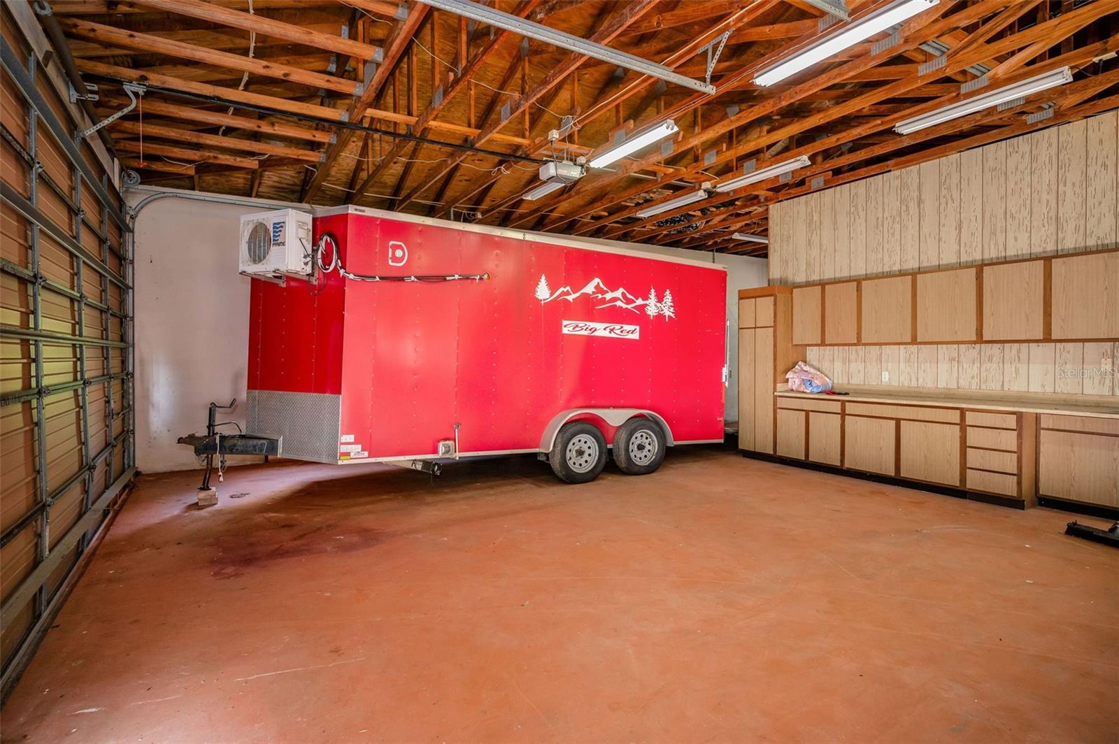 GOLDEN ACRES - Residential