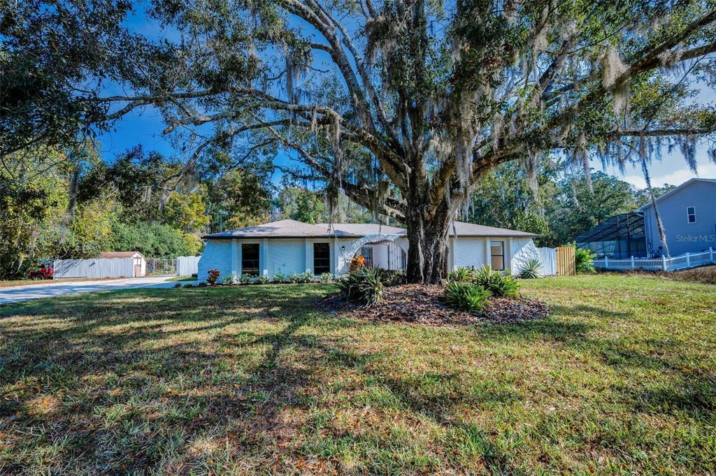 Photo of 10639 Lakeview Drive, New Port Richey, FL 34654 (MLS # W7881039)
