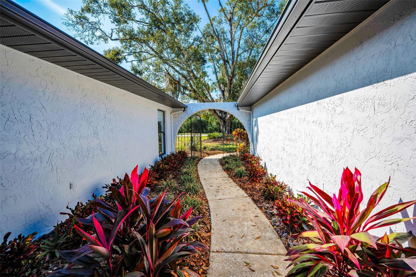 GOLDEN ACRES - Residential