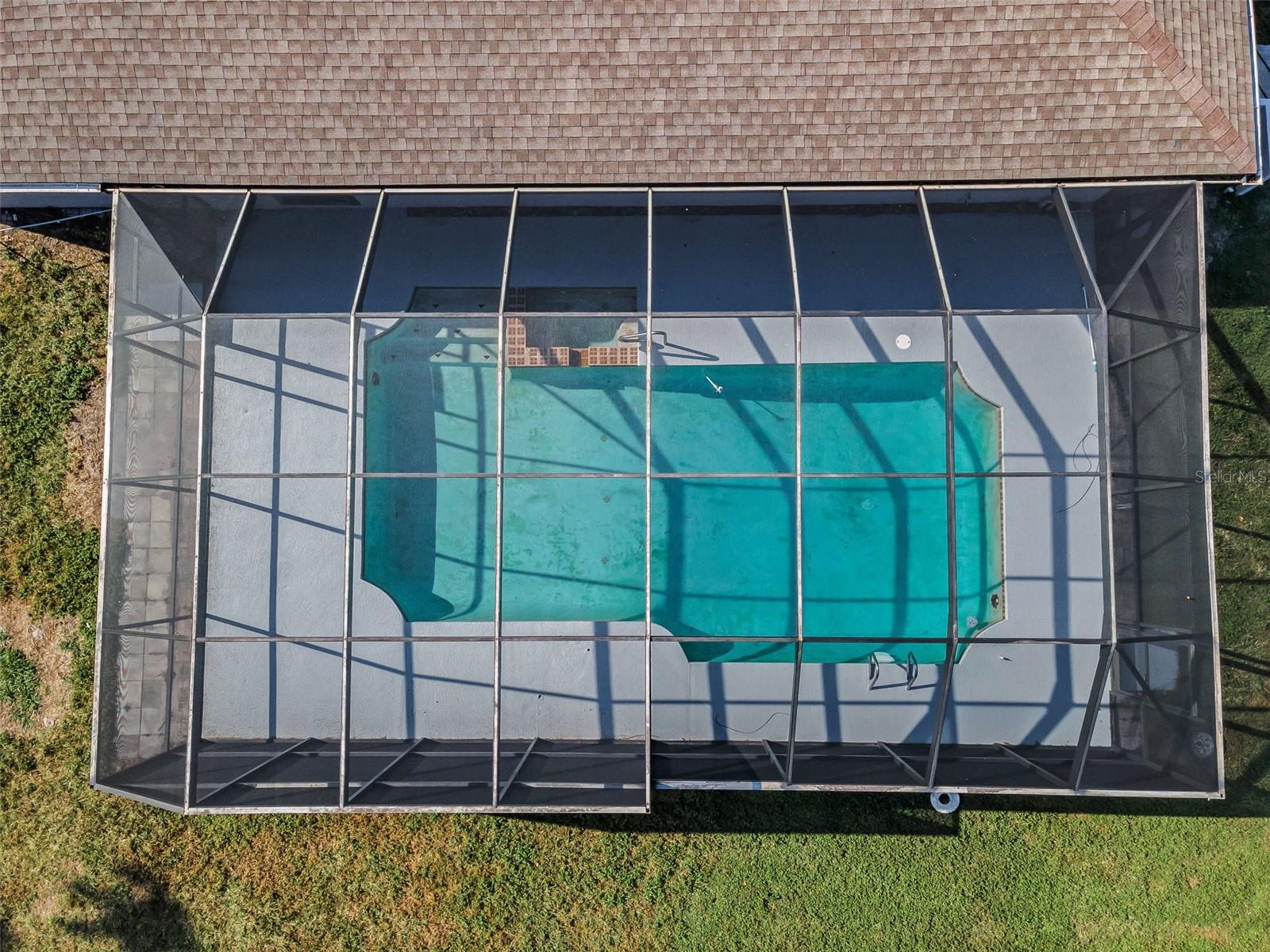 GOLDEN ACRES - Residential