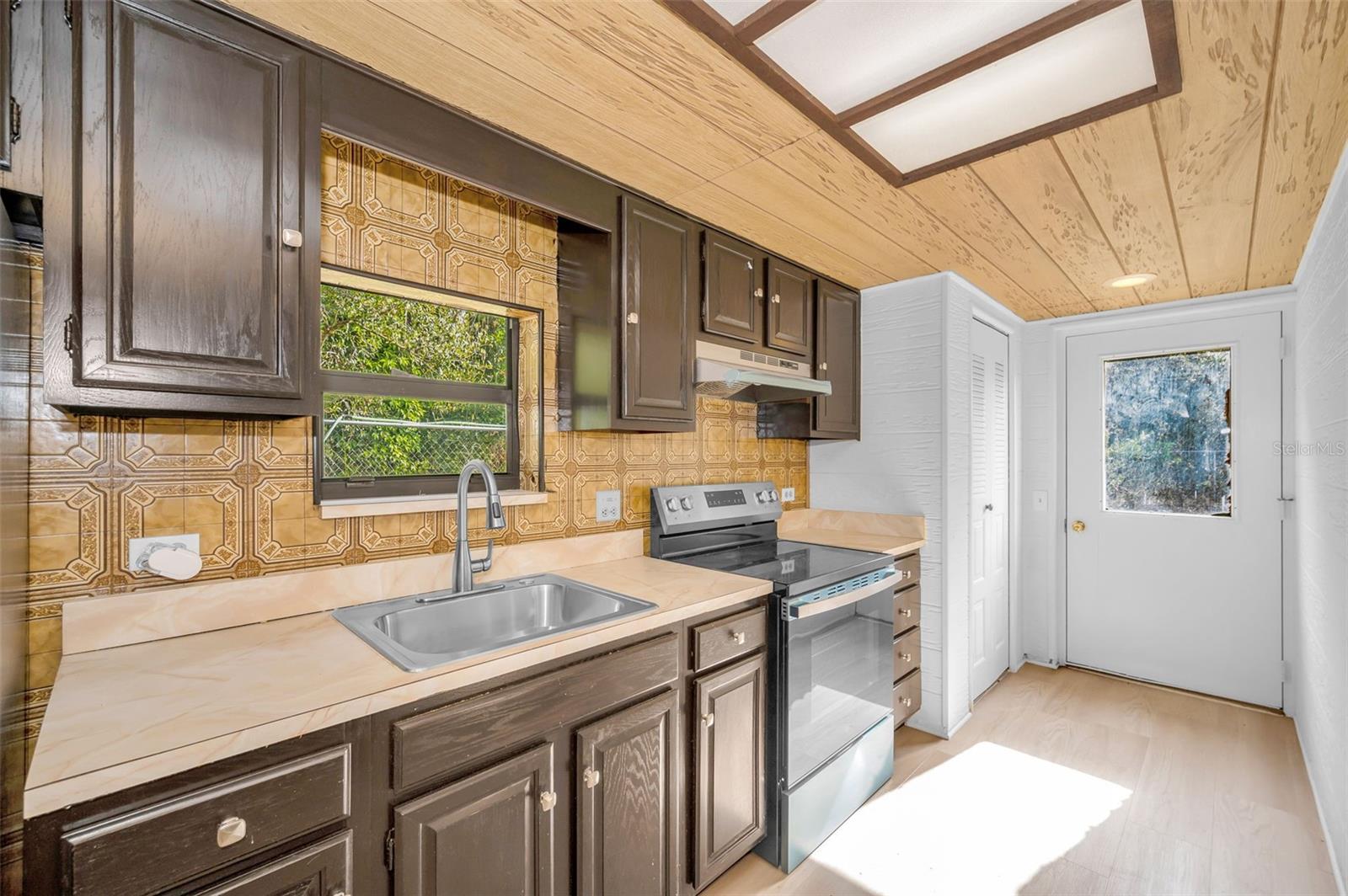 GOLDEN ACRES - Residential