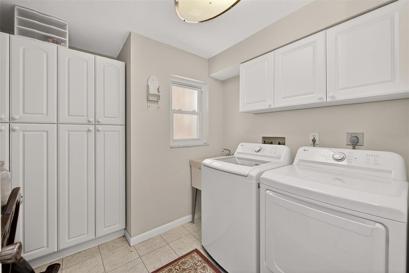 OAKDALE MANOR ADD - Residential