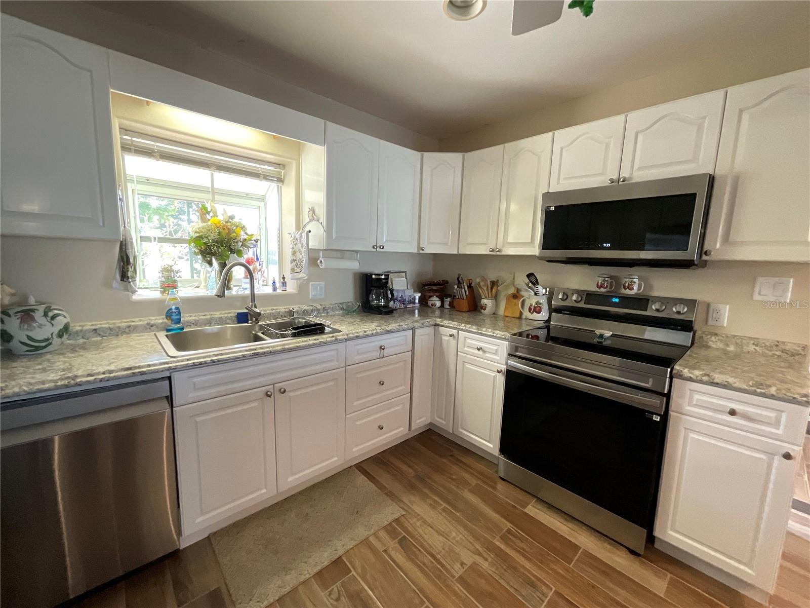 BAYWOOD VILLAGE - Residential