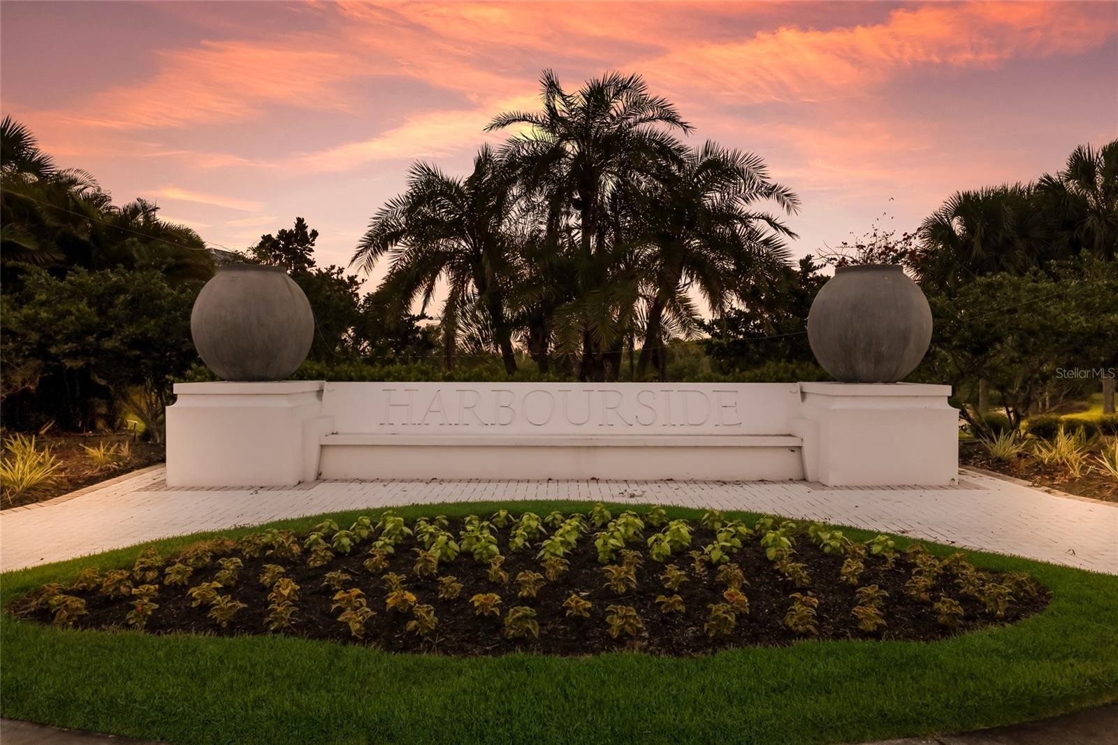 THE ISLANDS ON THE MANATEE RIVER - Residential