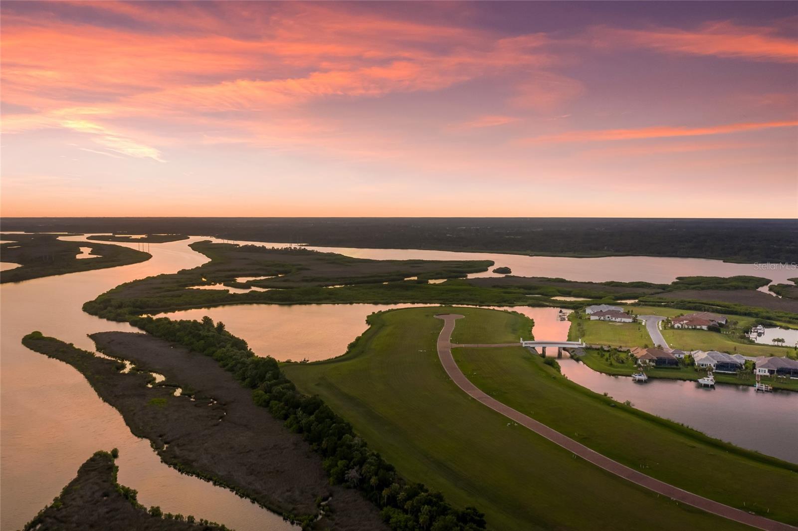 THE ISLANDS ON THE MANATEE RIVER - Residential