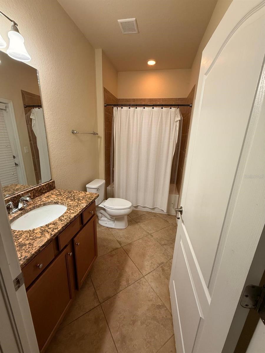 GRAN PARADISO PH 1 - Residential Lease