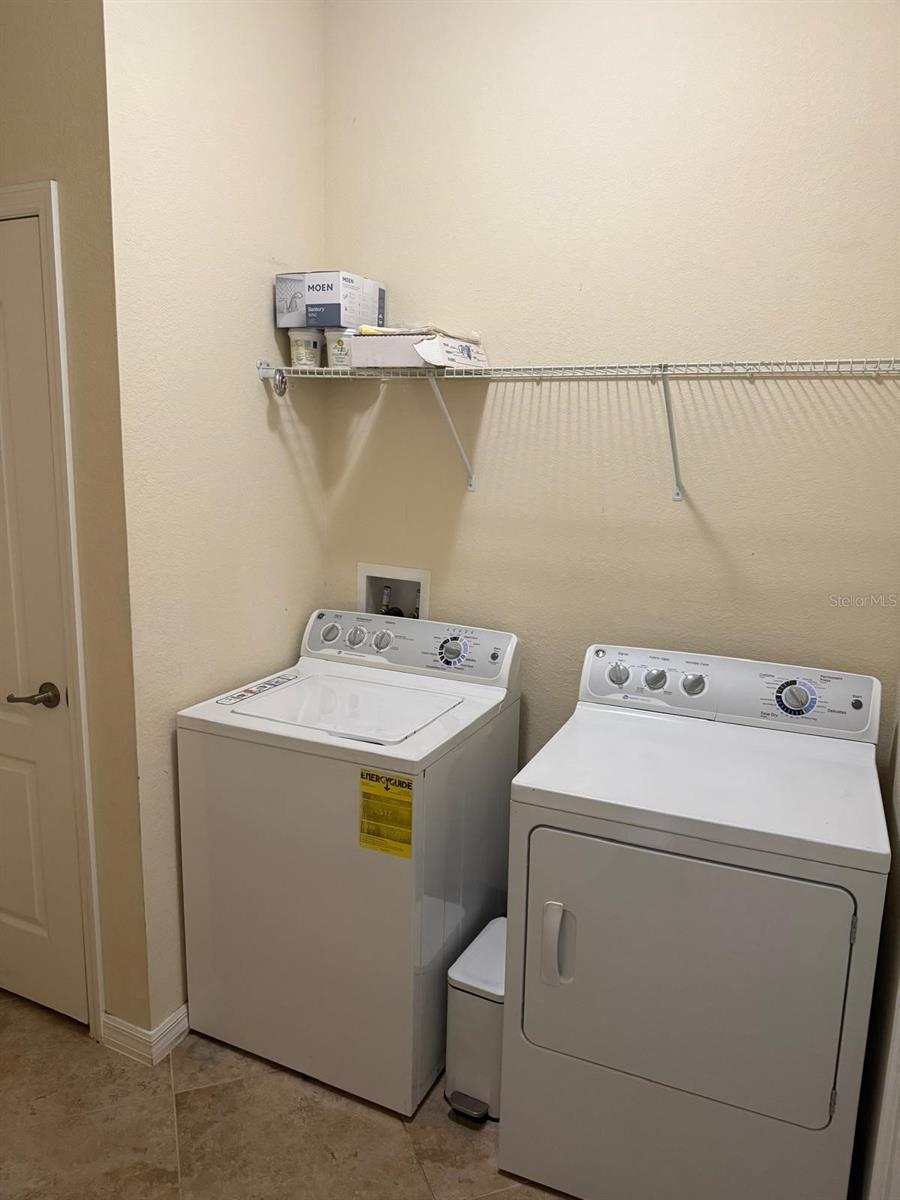 GRAN PARADISO PH 1 - Residential Lease