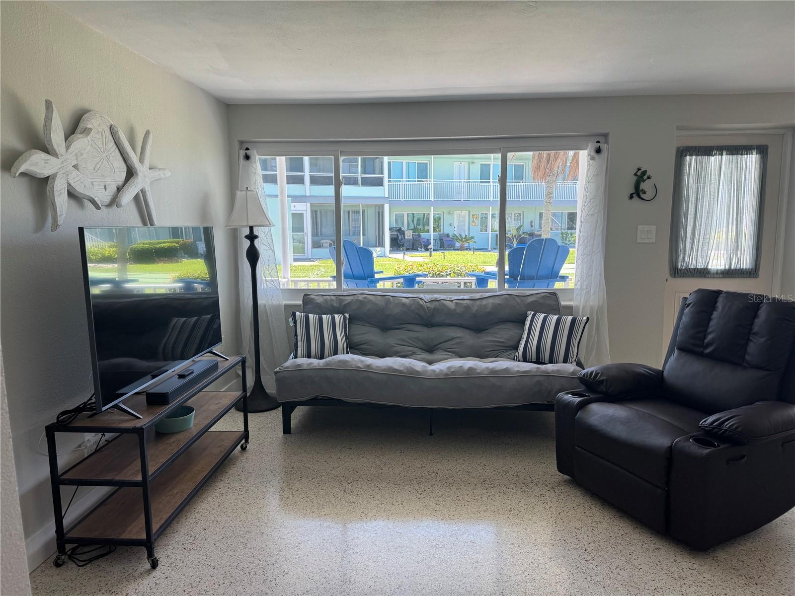 1834 SHORE DRIVE S 6