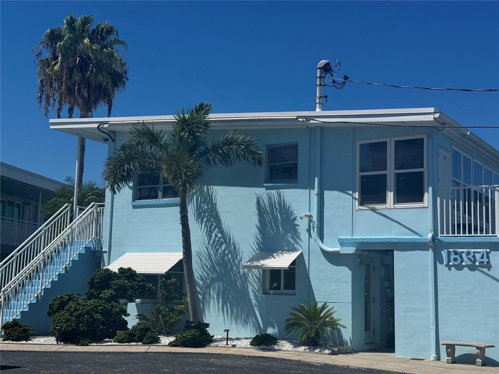 1834 SHORE DRIVE S 6