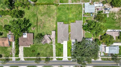 A home in LAKELAND