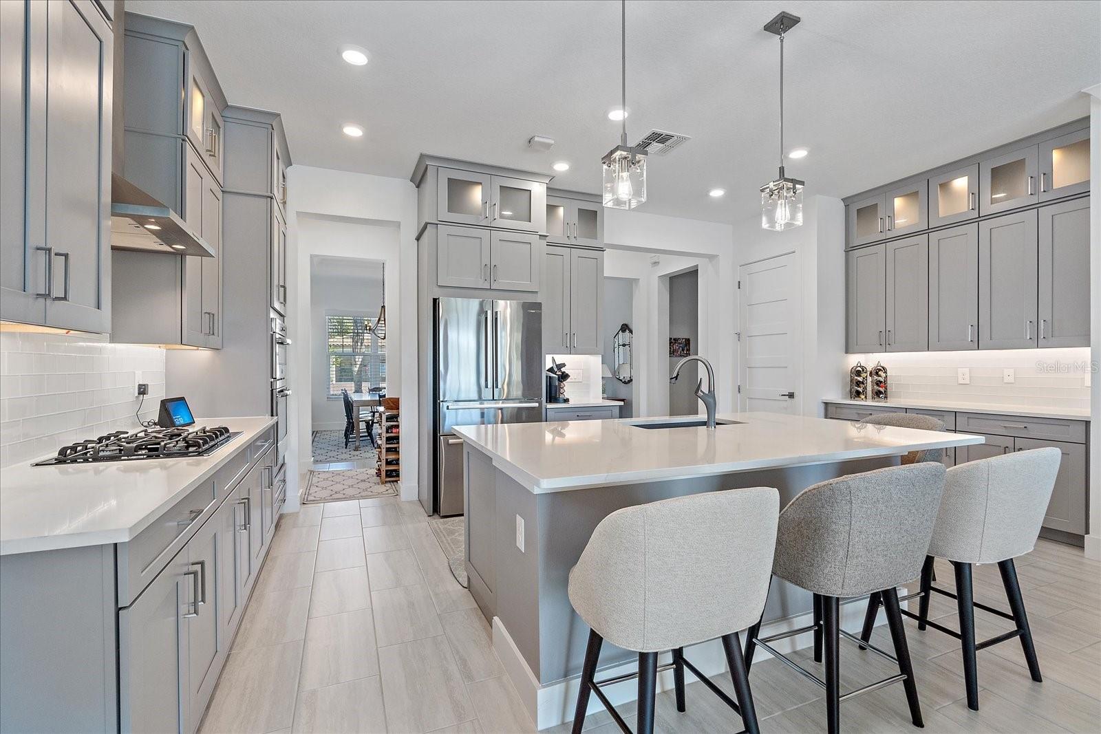 SANCTUARY COVE - Residential