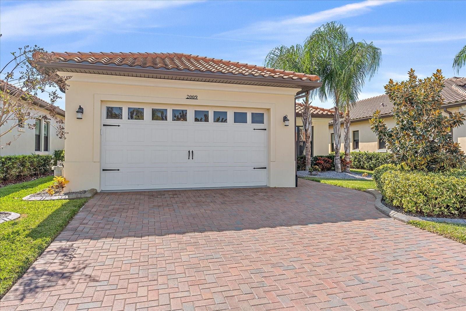 SANCTUARY COVE - Residential