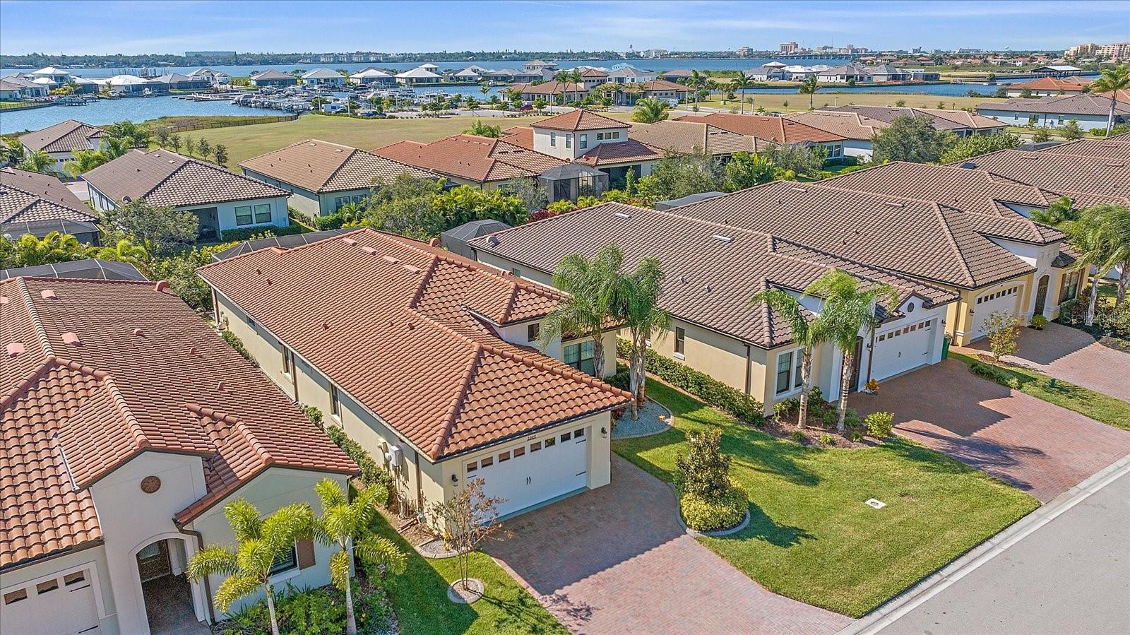 SANCTUARY COVE - Residential