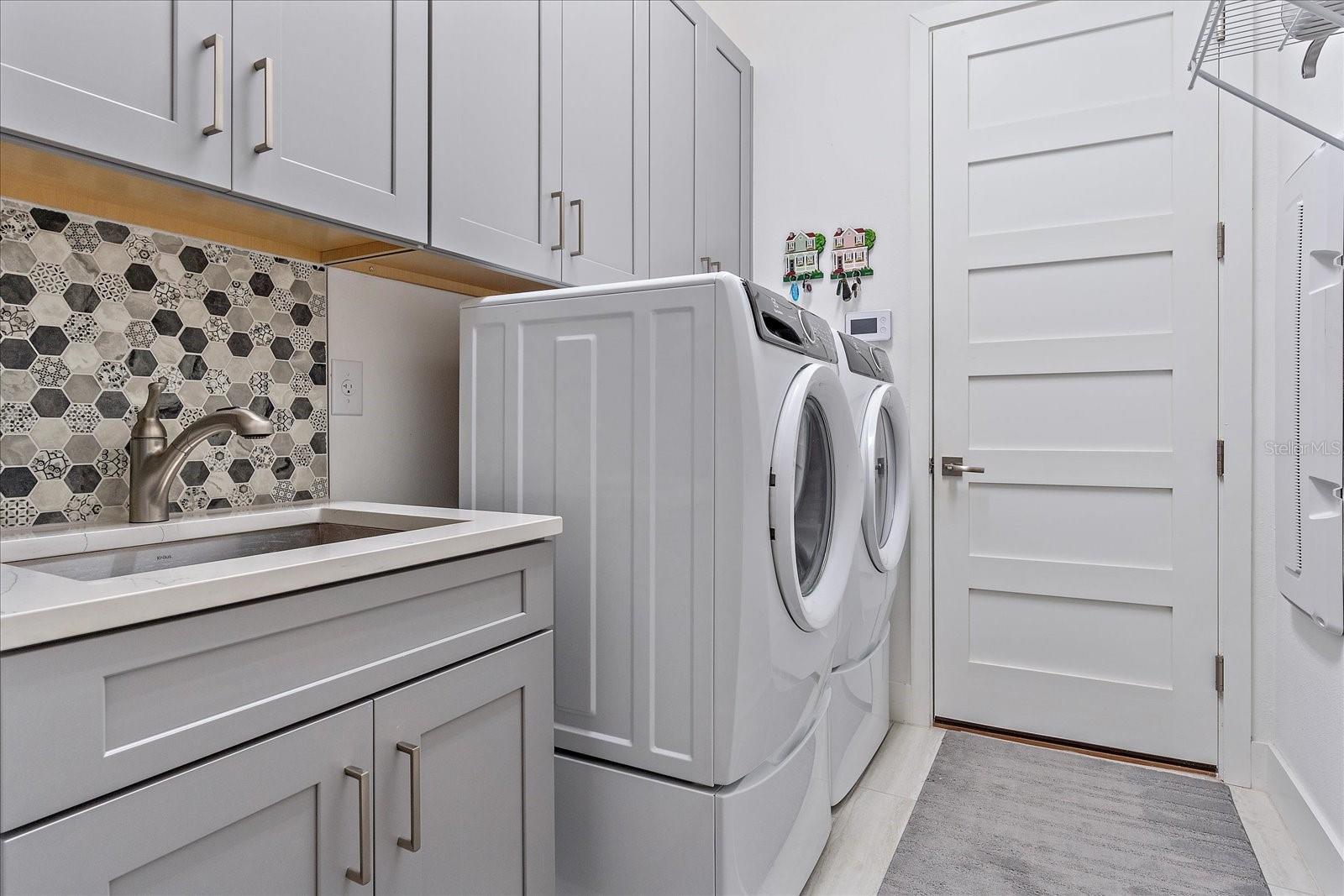 SANCTUARY COVE - Residential