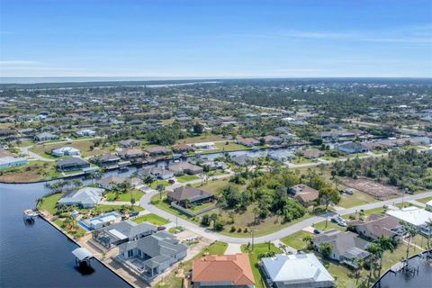 A home in PORT CHARLOTTE