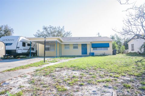 A home in LAKELAND