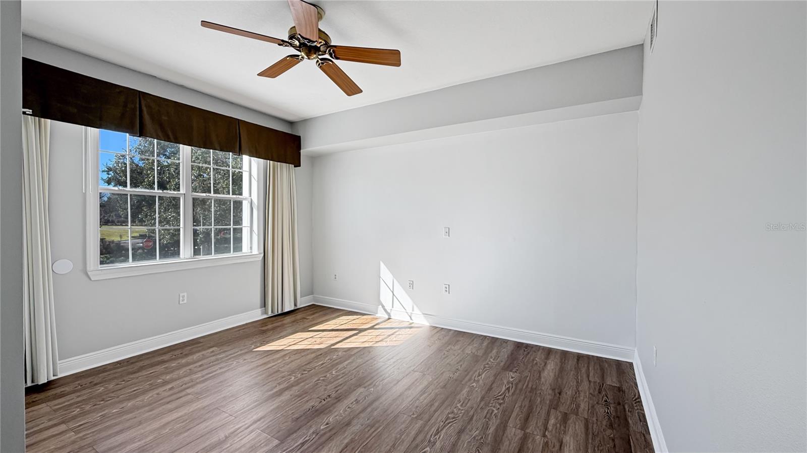 HERITAGE CROSSING CONDO PH 2 - Residential