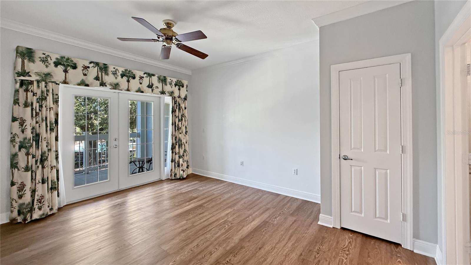 HERITAGE CROSSING CONDO PH 2 - Residential