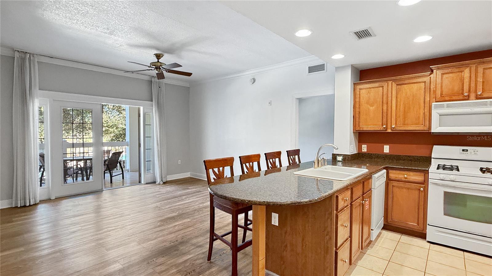 HERITAGE CROSSING CONDO PH 2 - Residential