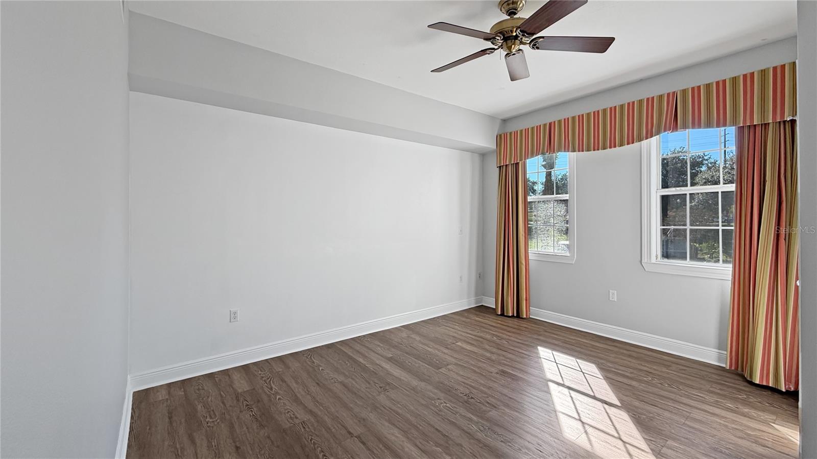 HERITAGE CROSSING CONDO PH 2 - Residential