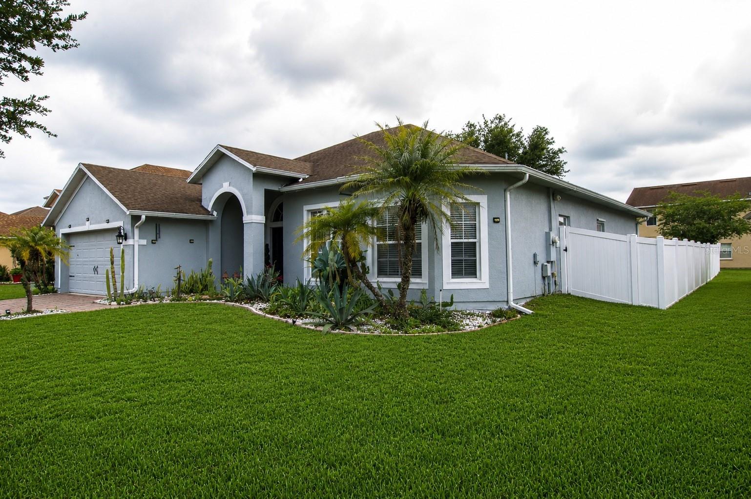 2711 PATRICIAN CIRCLE