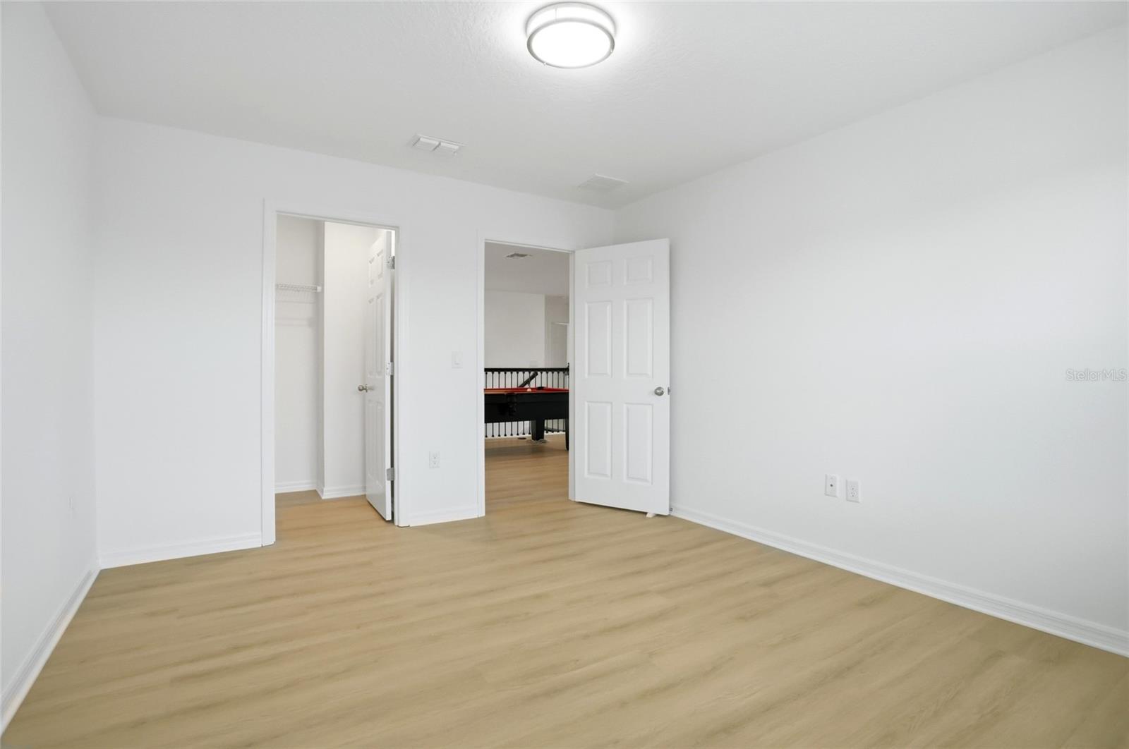 HERITAGE OAKS - Residential