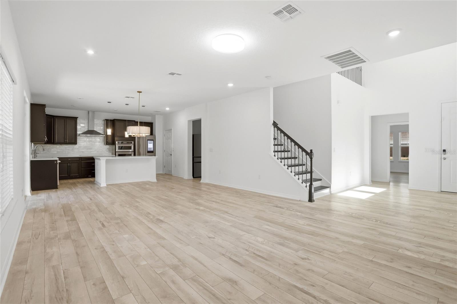 HERITAGE OAKS - Residential
