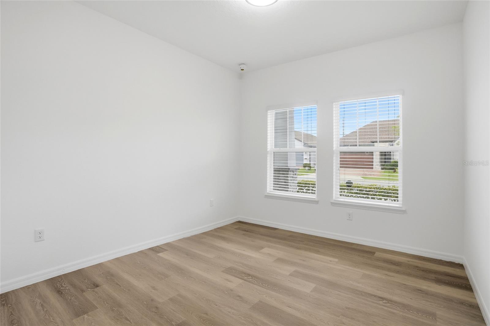 HERITAGE OAKS - Residential